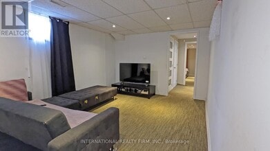 63 Centre St E in Richmond Hill, ON - Building Photo - Building Photo