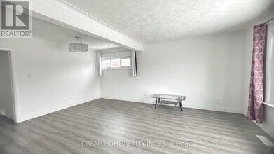 83 Cornwallis Dr in Toronto, ON - Building Photo - Building Photo