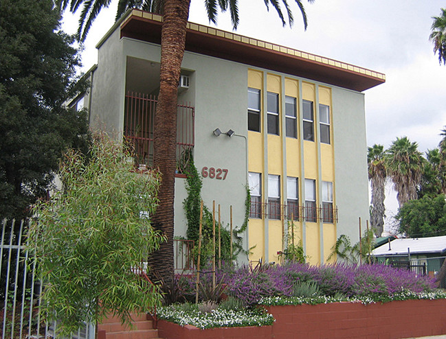 6827 Leland Way in Los Angeles, CA - Foto de edificio - Building Photo