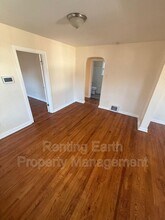 7138 Garesche Ave in Jennings, MO - Building Photo - Building Photo