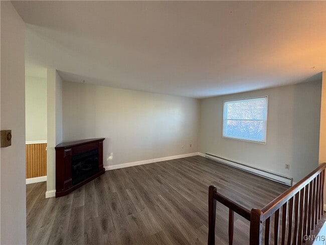 8223 Lucchesi Dr in Clay, NY - Building Photo - Building Photo