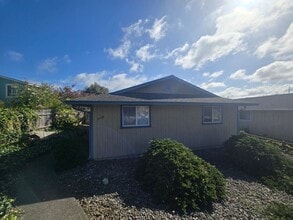 3539 Dakota St in Eureka, CA - Foto de edificio - Building Photo