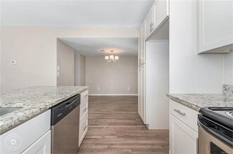 12536 Forest Dr in Thornton, CO - Foto de edificio - Building Photo