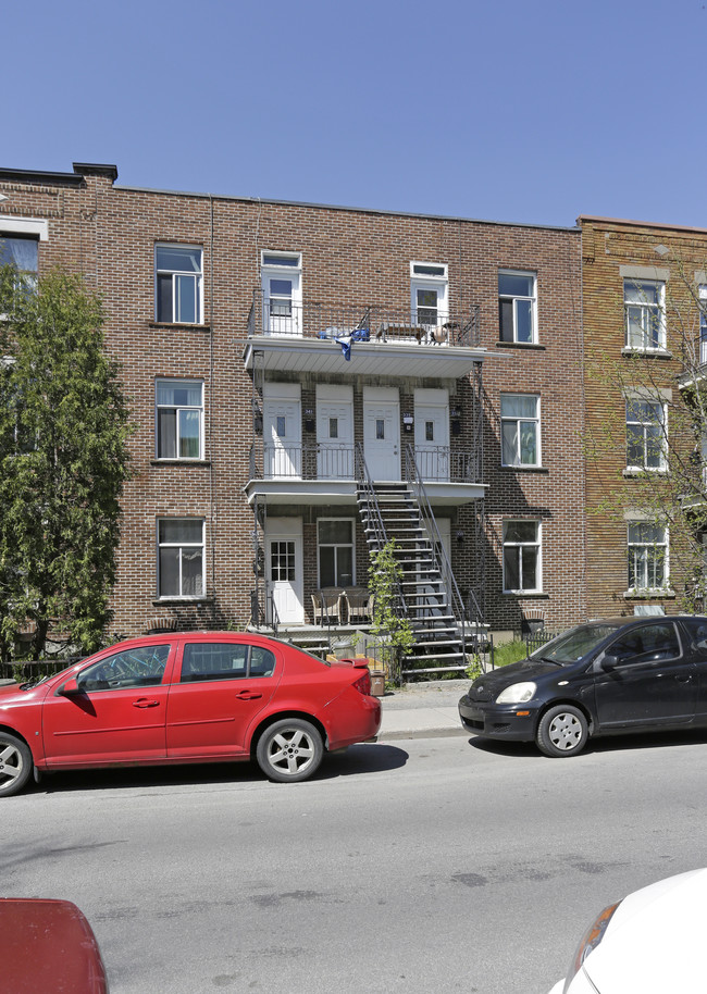 335-345 6e Avenue in Montréal, QC - Building Photo - Building Photo