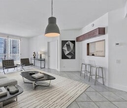 888 Brickell Key Dr, Unit 2201 in Miami, FL - Building Photo - Building Photo