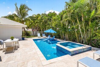 1 NW 25th St in Delray Beach, FL - Foto de edificio - Building Photo