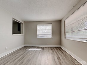 1010 Melrose St in Seffner, FL - Building Photo - Building Photo