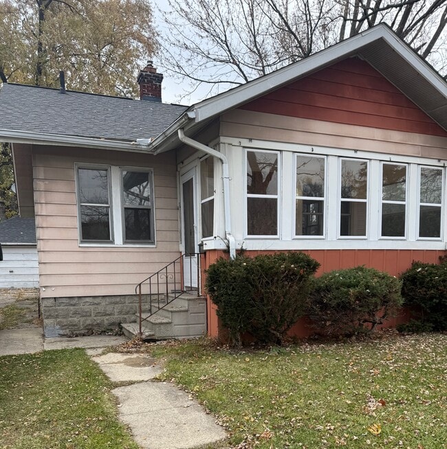 property at 2414 Mallery St