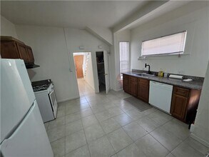 828 Wood St in Oakland, CA - Building Photo - Building Photo