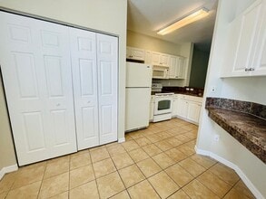 1904 Alamanda Way in Riviera Beach, FL - Building Photo - Building Photo