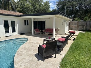 1702 High Ridge Rd in Lake Worth Beach, FL - Foto de edificio - Building Photo