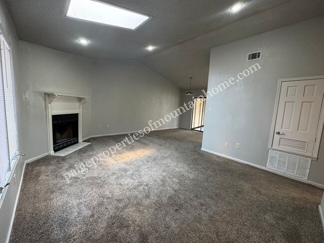 605 Cooper Estates Dr in Mountain Home, AR - Building Photo - Building Photo