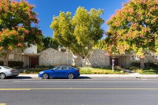 Ardmore Apartments in Studio City, CA - Building Photo