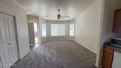 8371 E Stevens Dr in Prescott Valley, AZ - Foto de edificio - Building Photo