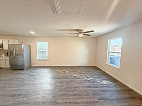 2718 Bermuda in San Antonio, TX - Foto de edificio - Building Photo