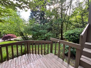 7 Walking Woods Dr in Lake Oswego, OR - Building Photo - Building Photo