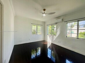 1619 Meridian Ave in Miami Beach, FL - Building Photo - Building Photo