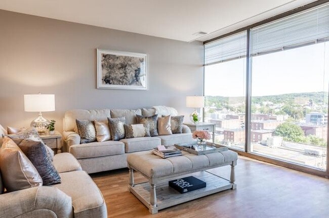 250 KING Apartments in San Francisco, CA - Building Photo - Building Photo