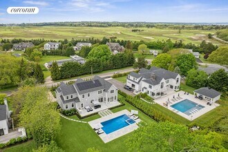 52 Country Club Dr in Southampton, NY - Building Photo - Building Photo