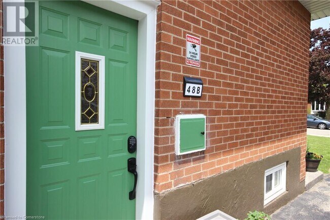 48 Carmen Ave in Hamilton, ON - Building Photo - Building Photo