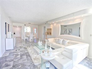 3507 Oaks Way-Unit -3L in Pompano Beach, FL - Building Photo - Building Photo