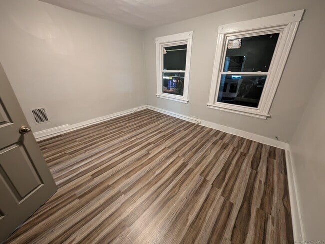 3788 Main St in Bridgeport, CT - Building Photo - Building Photo