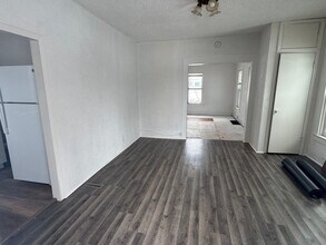 321 W 5th St in Cedar Falls, IA - Building Photo - Building Photo