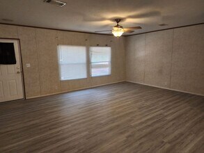 8315 Burleson Manor Rd in Manor, TX - Building Photo - Building Photo