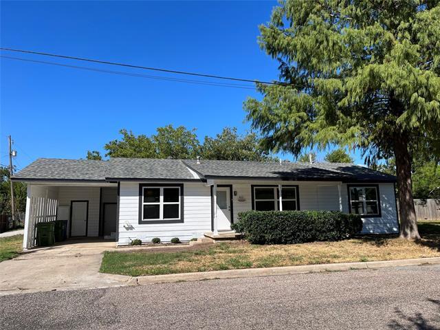 403 1st St in Whitesboro, TX - Building Photo