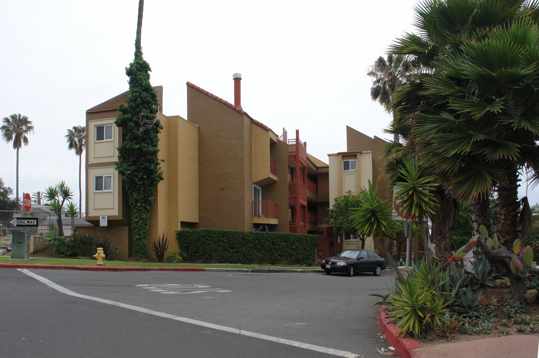 363 Playa Del Sur St in La Jolla, CA - Foto de edificio