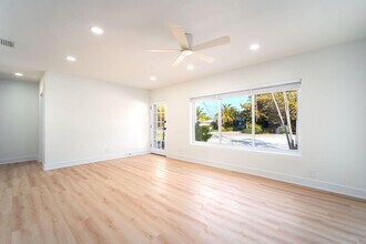 34 Bay Dr in Key West, FL - Building Photo - Building Photo