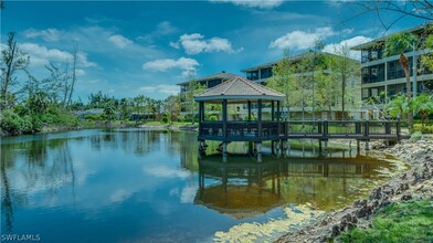 10031 Lake Cove Dr in Ft. Myers, FL - Building Photo - Building Photo