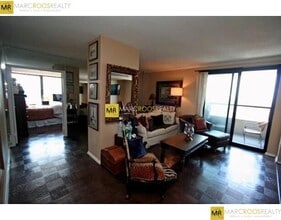 85 E India Row, Unit 28G in Boston, MA - Building Photo - Building Photo