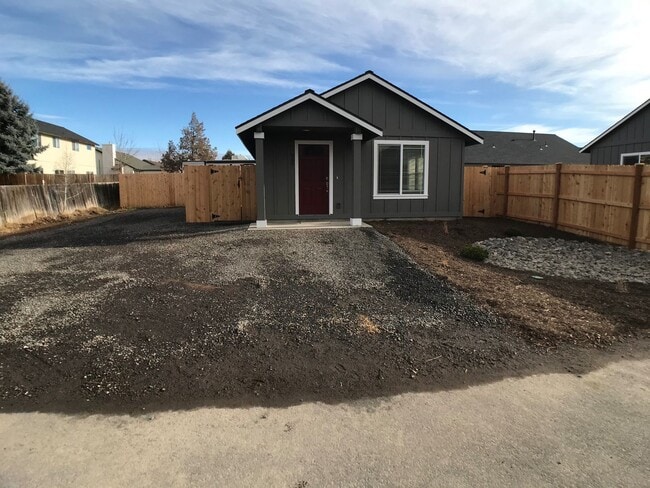 property at 957 NW Oak Ave