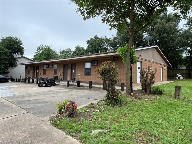 property at 1000 Utica St