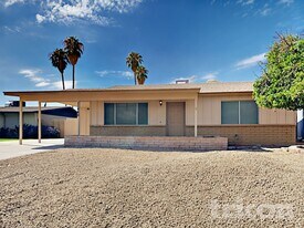 11448 N 46th Ave in Glendale, AZ - Building Photo