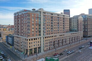 Arapahoe Square in Denver, CO - Building Photo