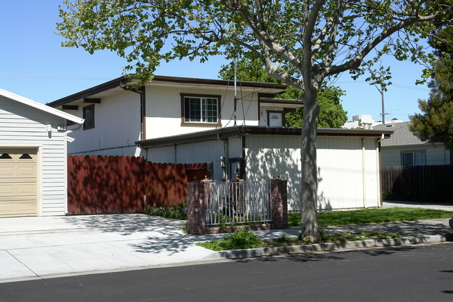 717-719 Cassia St in Redwood City, CA - Building Photo - Building Photo