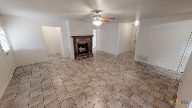 3807 John Haedge Dr in Killeen, TX - Building Photo - Building Photo