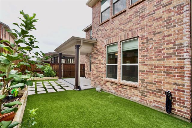 224 Lee Roy Jordan St in Irving, TX - Building Photo - Building Photo