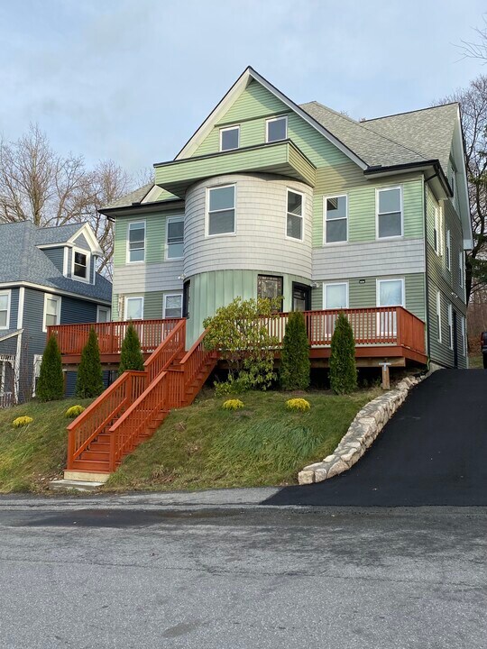 34 Uxbridge St, Unit 34 Uxbridge Street in Worcester, MA - Foto de edificio