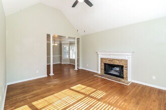 2054 Spicers Ln in Woodstock, GA - Foto de edificio - Building Photo