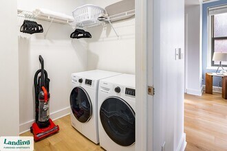 933 McGee St, Unit 2-311 in Kansas City, MO - Building Photo - Building Photo