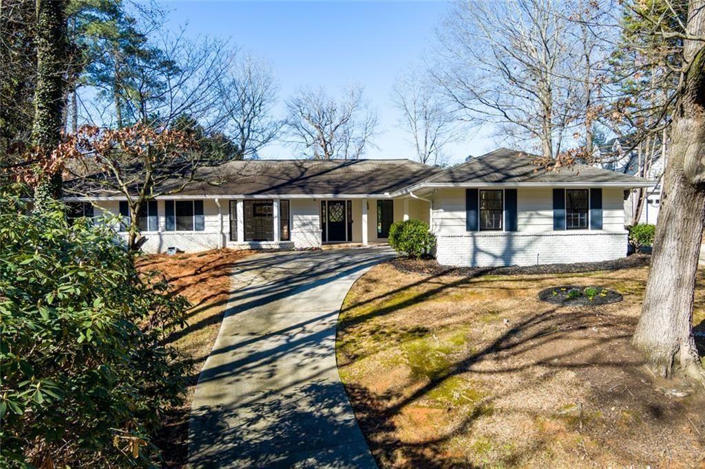 7330 Hunters Branch Dr NE in Atlanta, GA - Building Photo