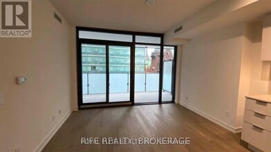 25 Richmond St E in Toronto, ON - Building Photo - Building Photo