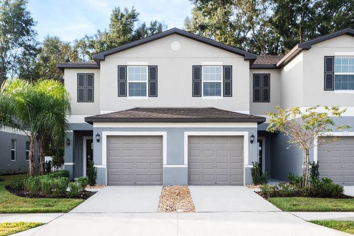 38161 Fallstone Wy in Zephyrhills, FL - Foto de edificio