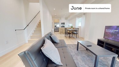 Private bedroom in 5 bed/5 bath Home in Los Angeles, CA - Building Photo - Building Photo