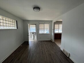 1649 Creston St in Philadelphia, PA - Building Photo - Building Photo