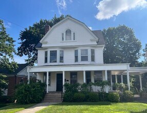 137 Deer Hill Ave in Danbury, CT - Building Photo - Building Photo