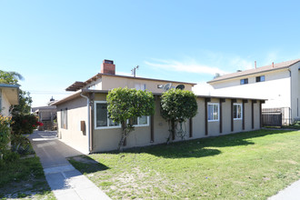 410 Canterbury Way in Oxnard, CA - Foto de edificio - Building Photo